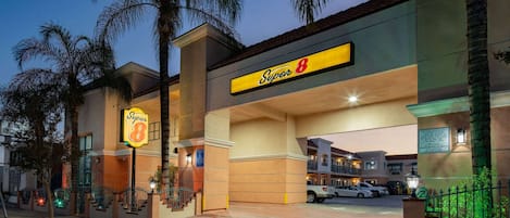 motels in north hollywood ca