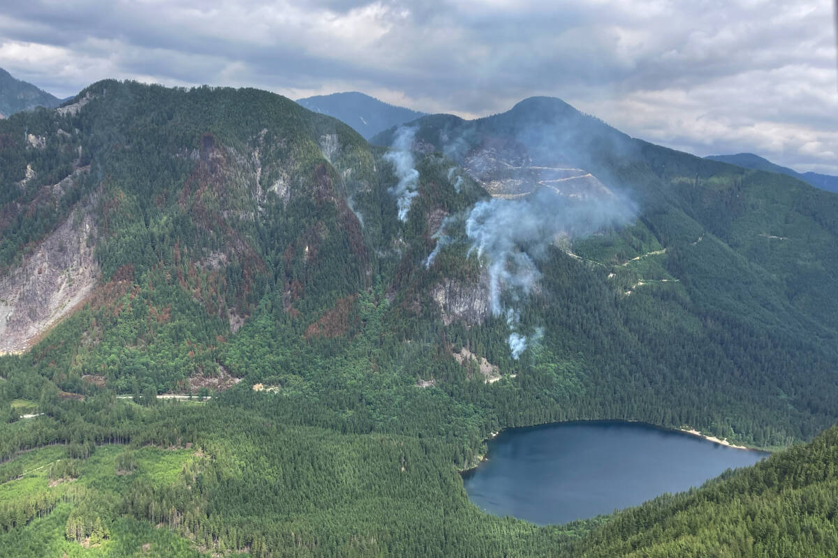 davis lake fire update