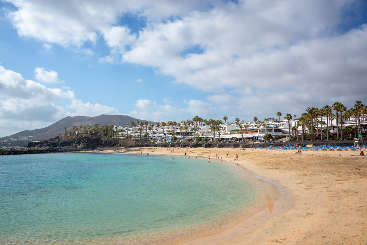 playa blanca lanzarote weather march