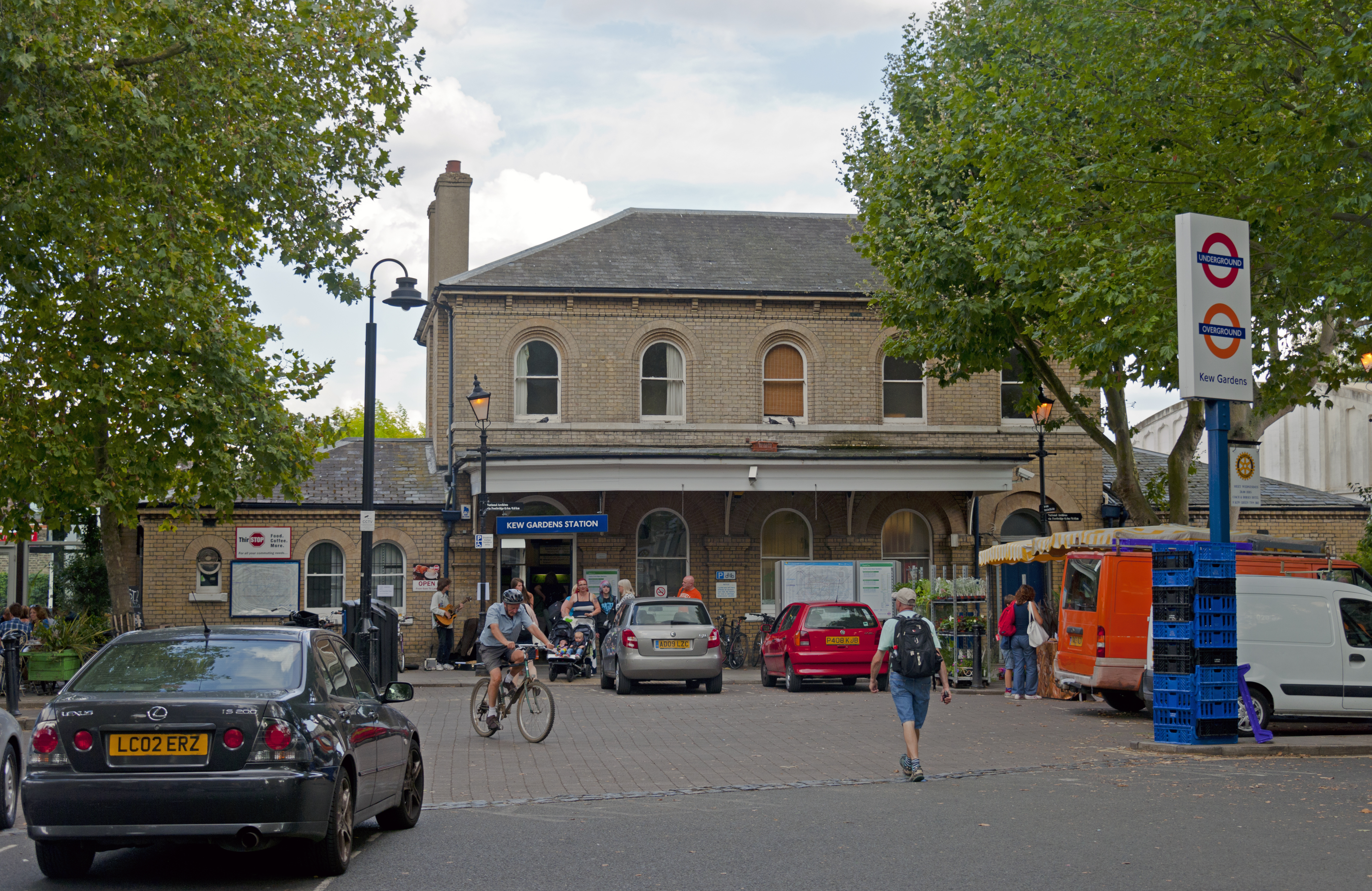 kew gardens station to kew gardens