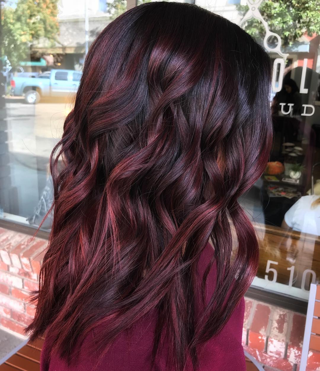 hairstyles for burgundy hair