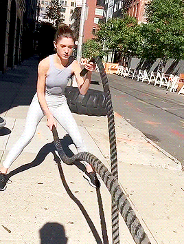 natalia dyer workout