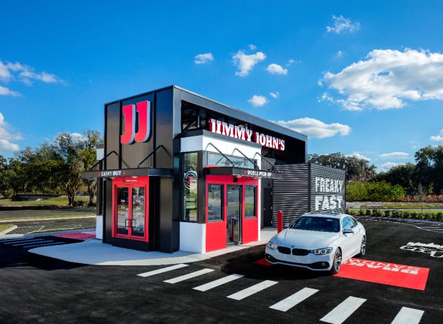 restaurants with drive through near me