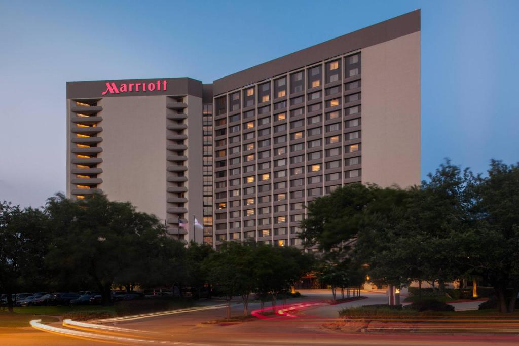 hotels in dallas tx near airport