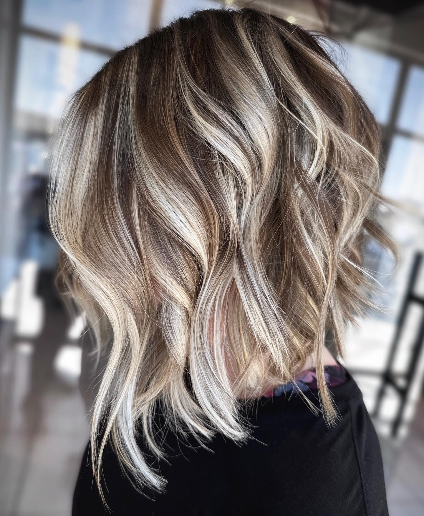 high contrast balayage money piece hair