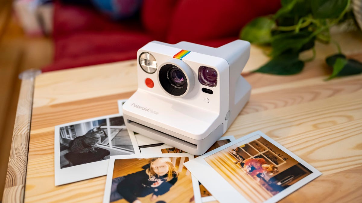 polaroid now i-type instant camera