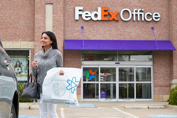 fedex store hours