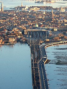 venezia santa lucia train station