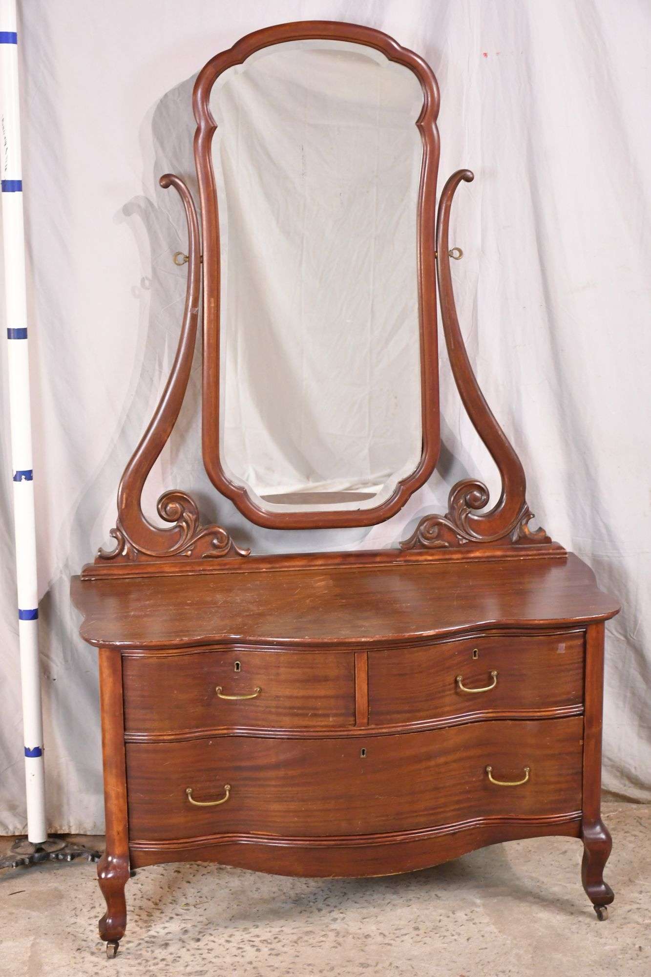 princess dresser with mirror