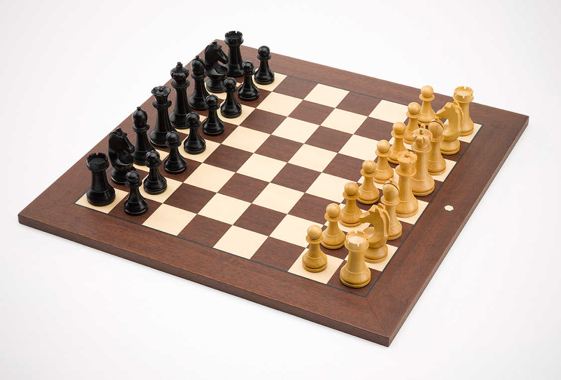 tournament chess board size