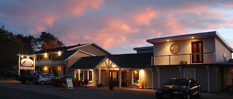 hotels in chalk river ontario