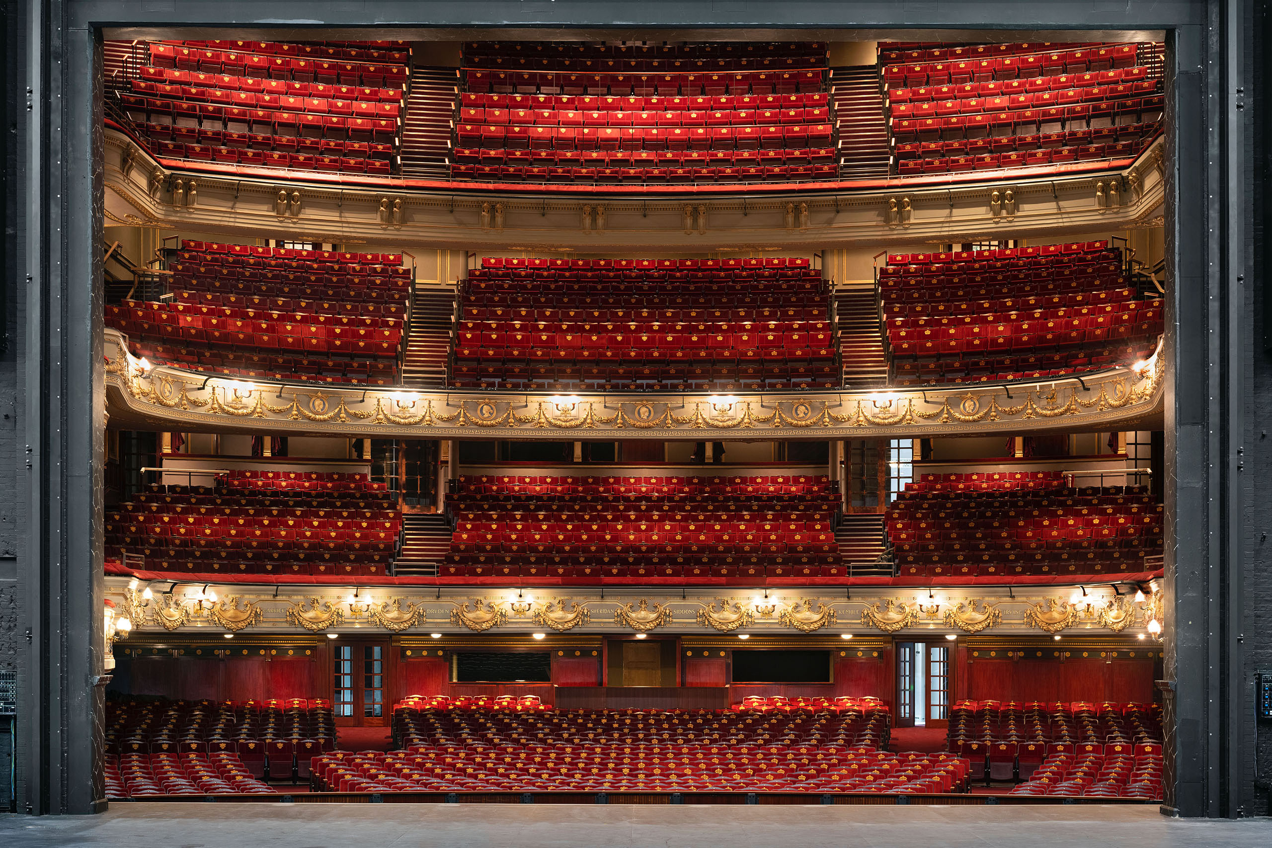 theatre royal drury lane balcony view