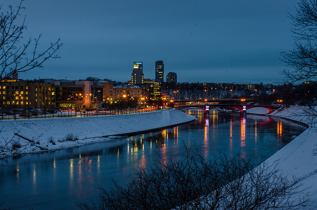 what is the time in vilnius