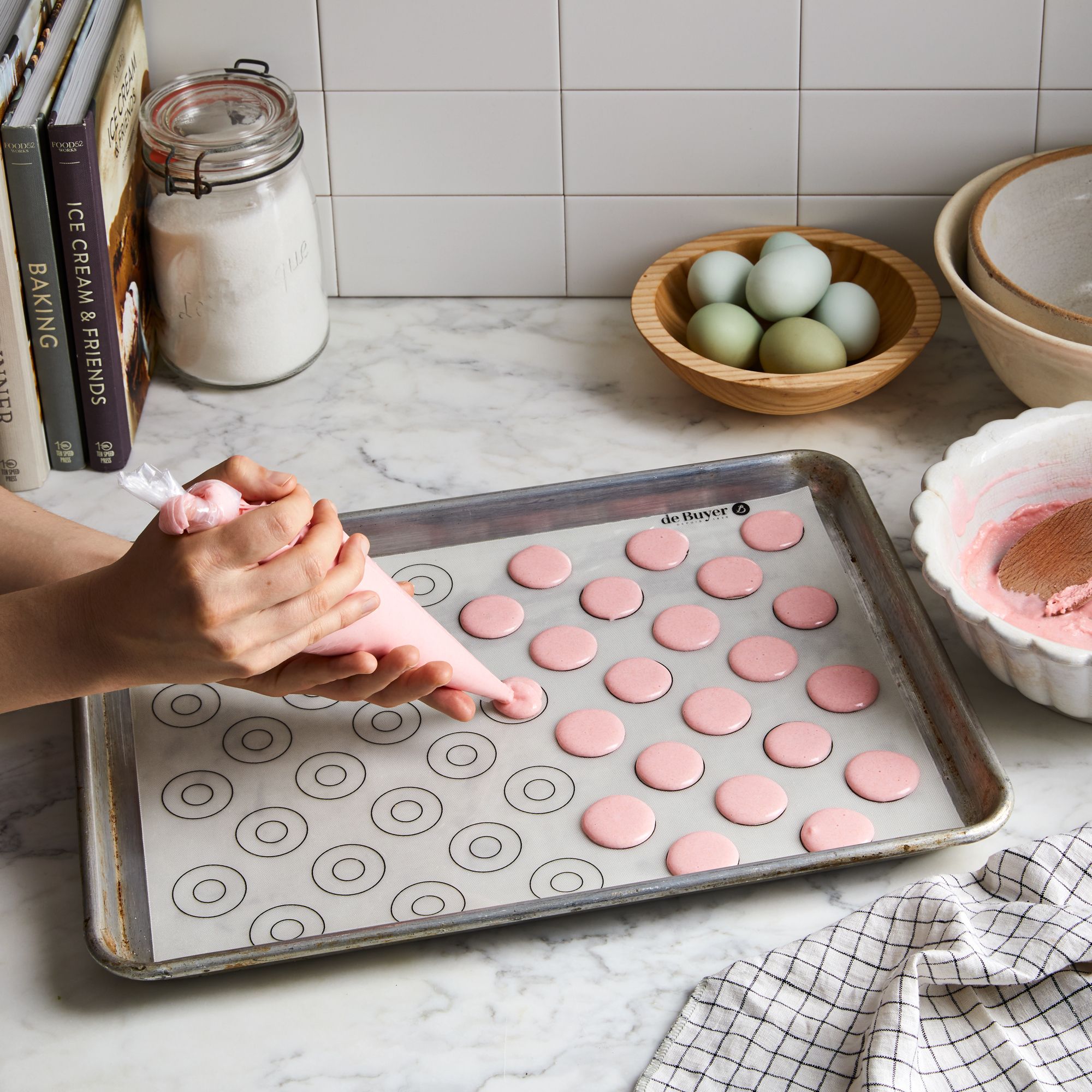 macarons sticking to silicone mat