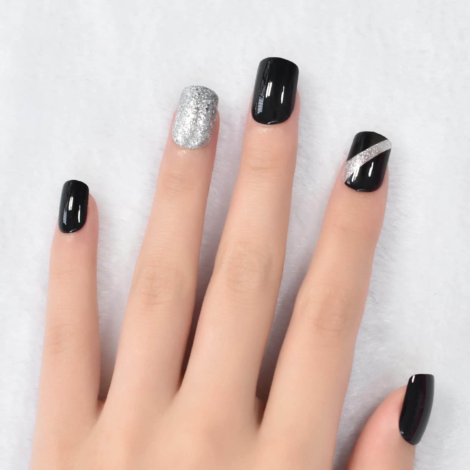 uñas negras con plata elegantes