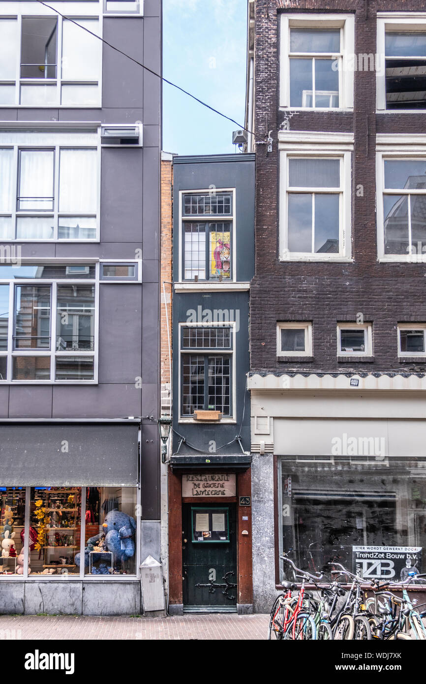 smallest house in amsterdam photos