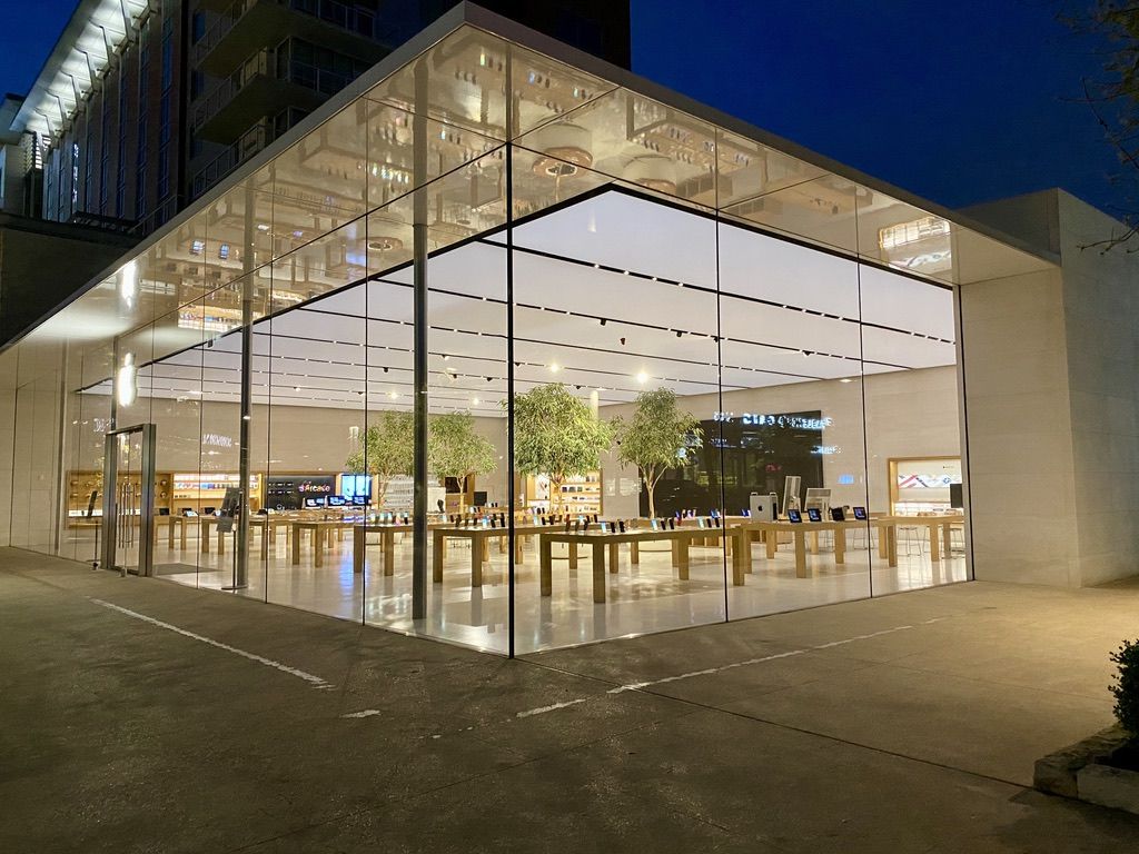 apple store at the domain