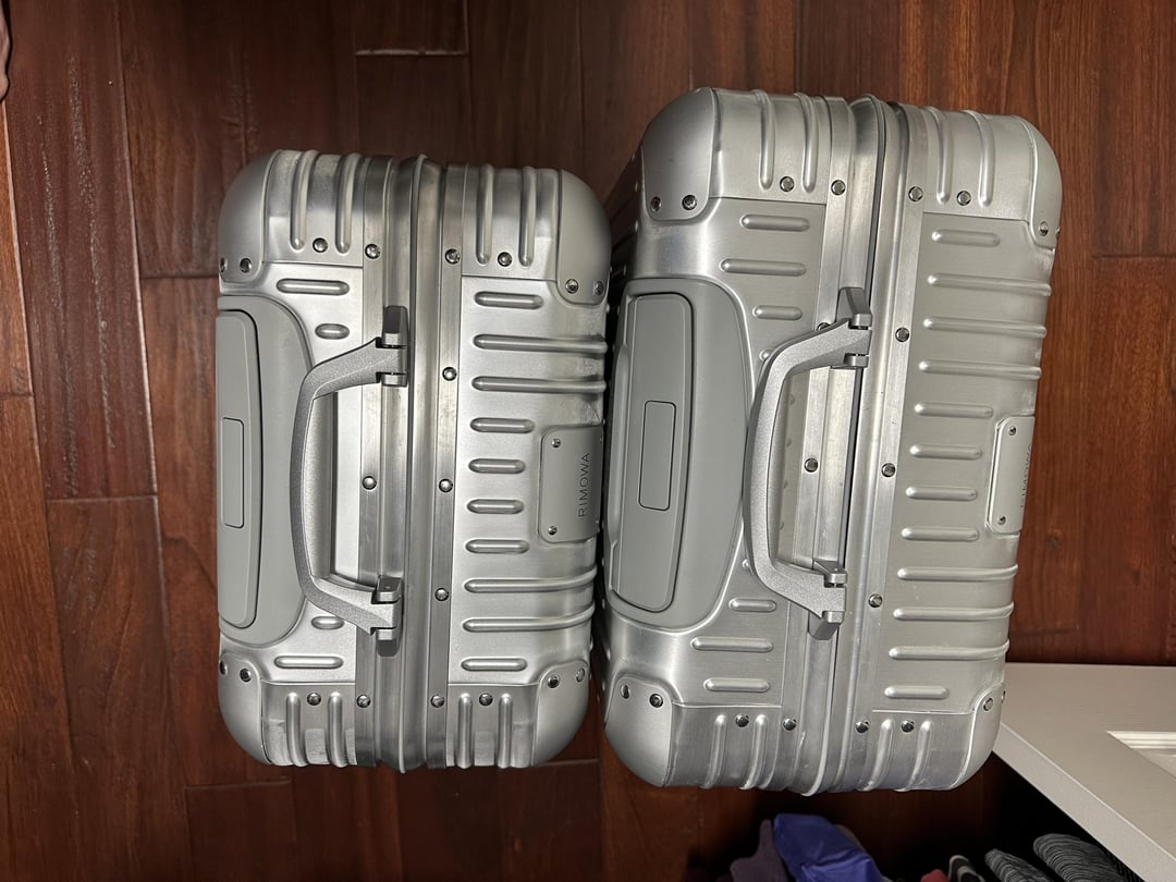 rimowa carry on plus