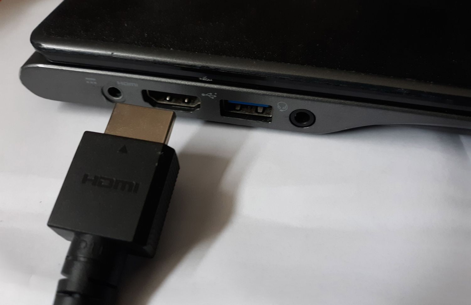 how to connect chromebook to tv with usb