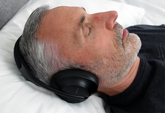 noise cancelling headphones sleeping