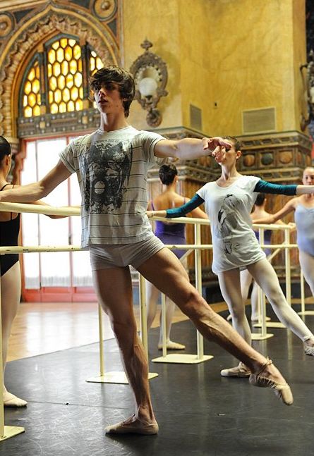 male ballet bulge