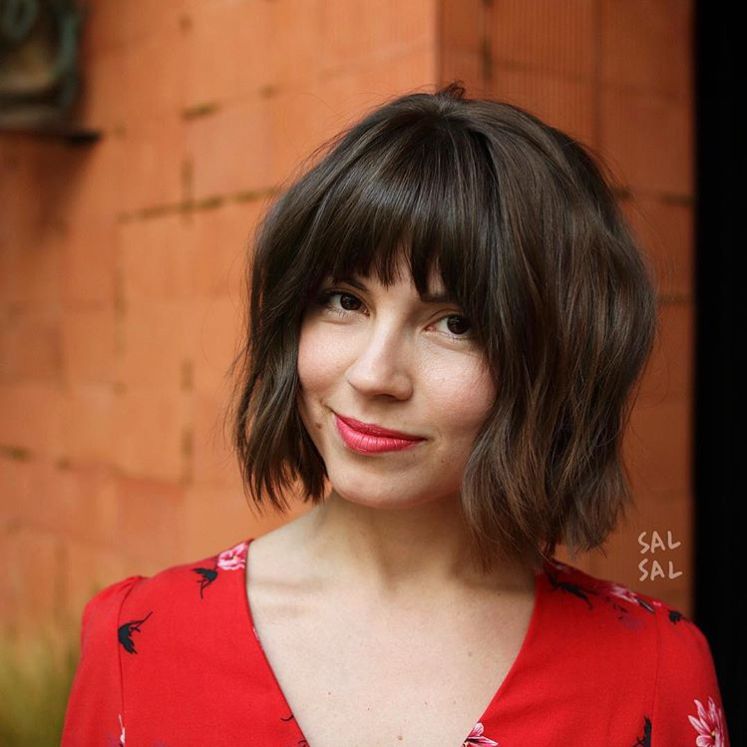 bobbed hair with fringe