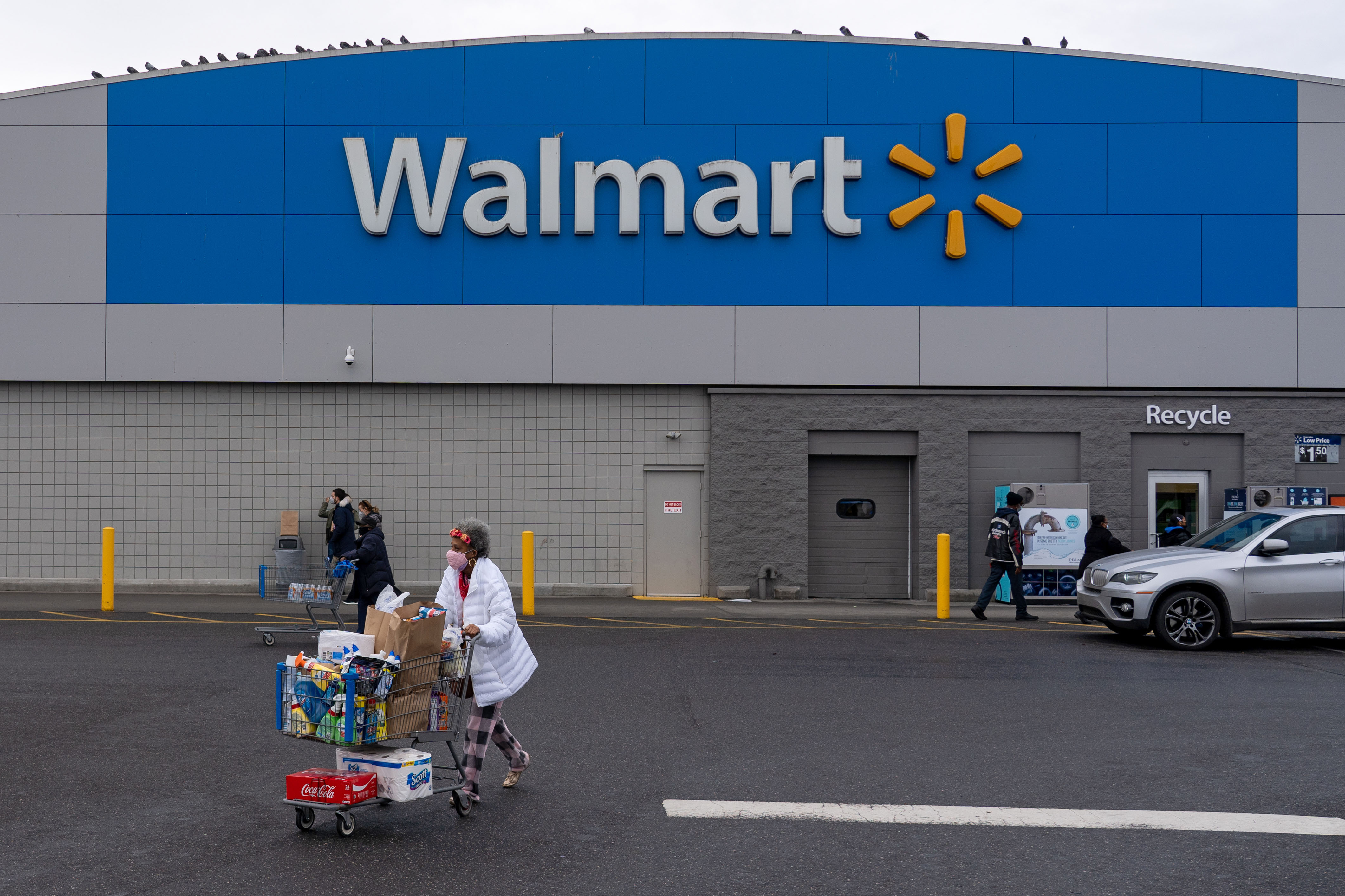 what time does walmart curbside close