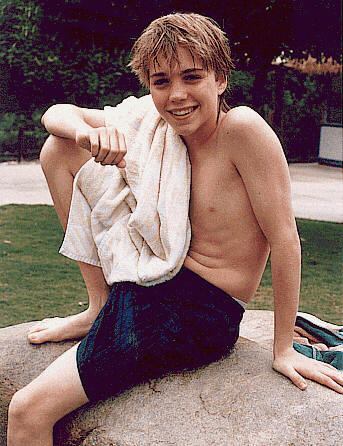 jonathan brandis body