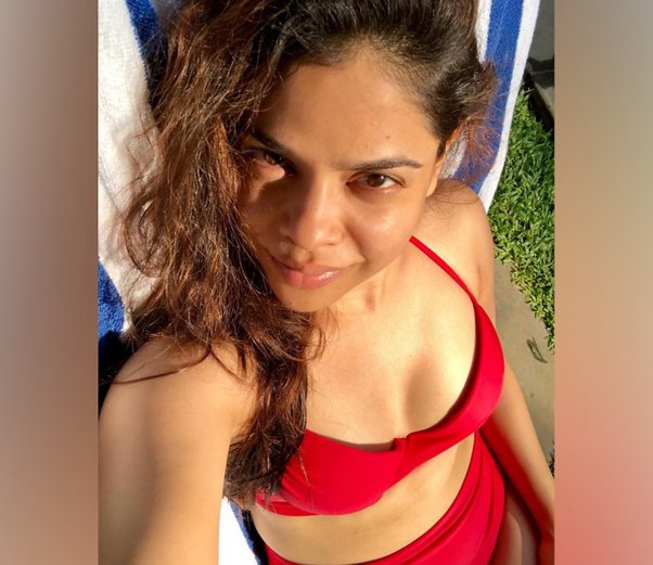 sumona chakravarti boobs