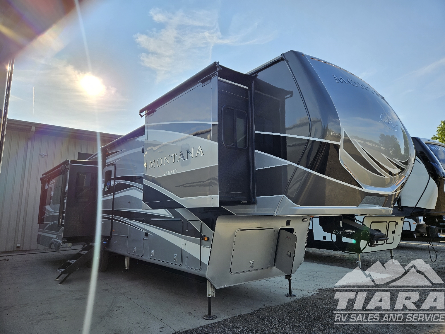 montana legacy fifth wheel