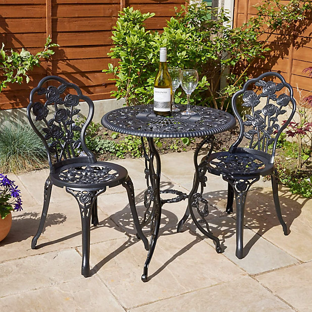 b&q bistro set