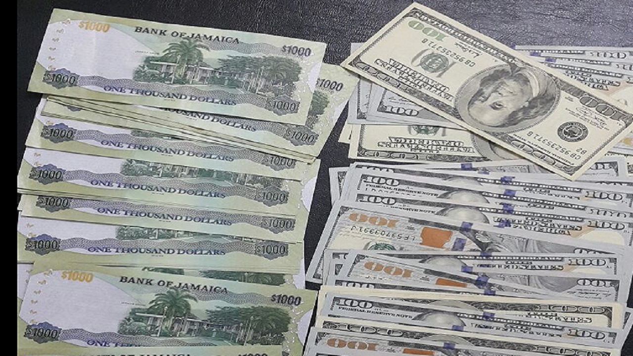 8000 jamaican dollars in pounds