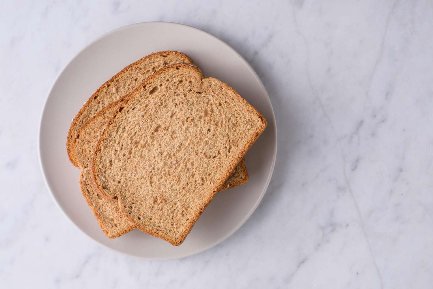 calories in 2 slices whole wheat bread