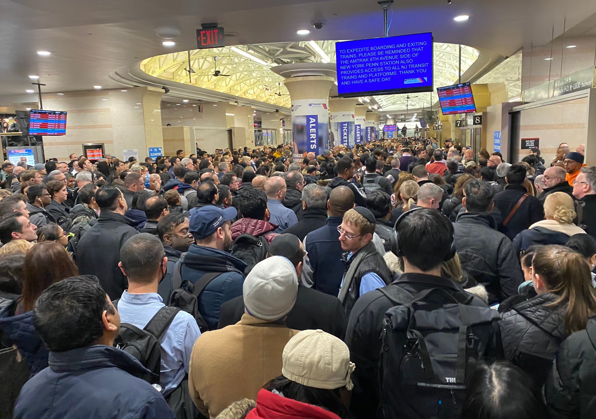 penn station nyc delays