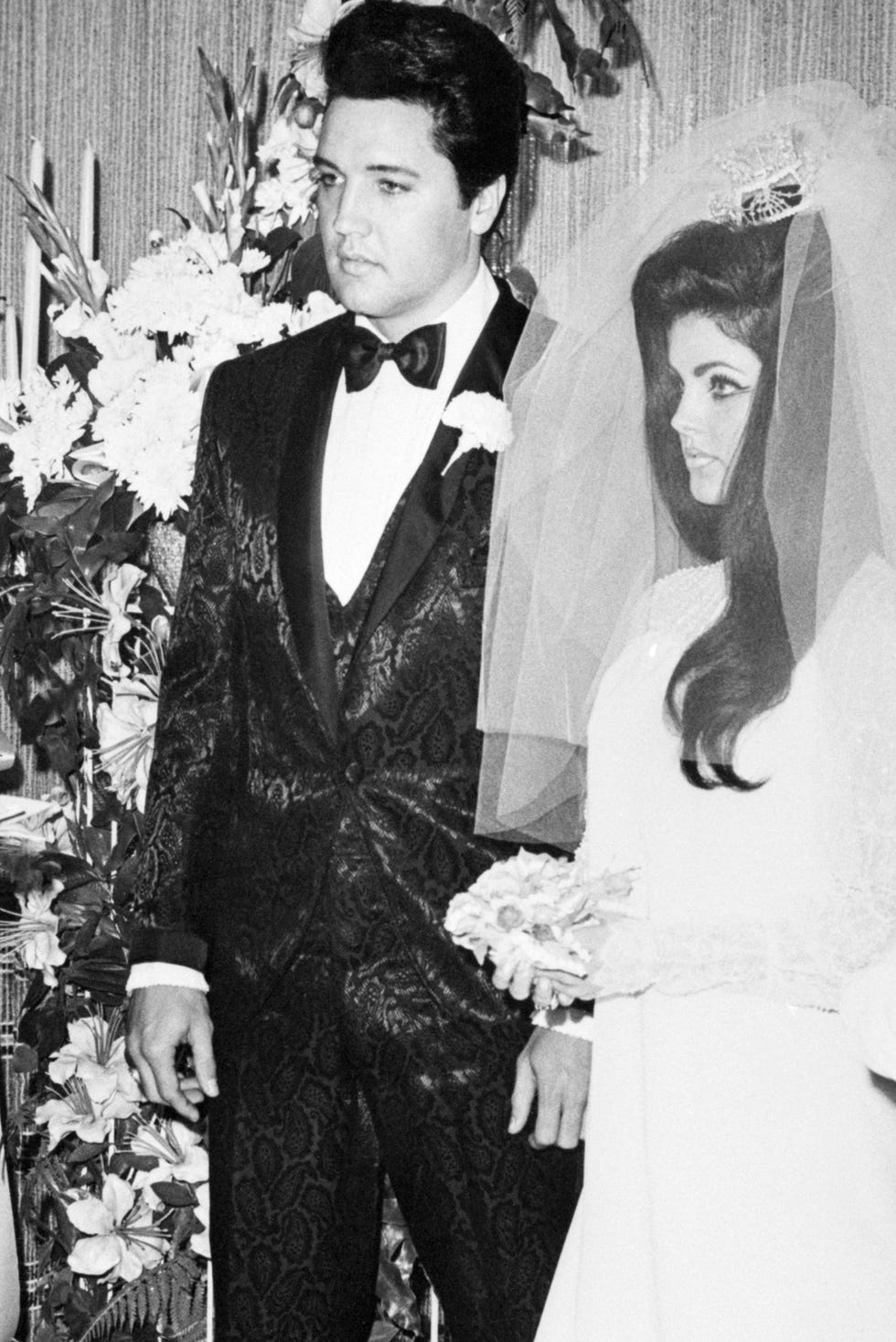 pictures of elvis and priscilla wedding