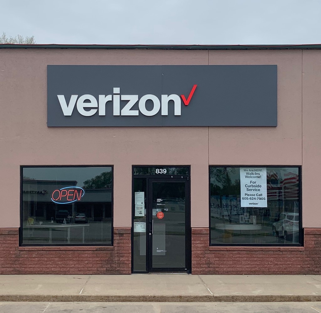 verizon wireless near me open