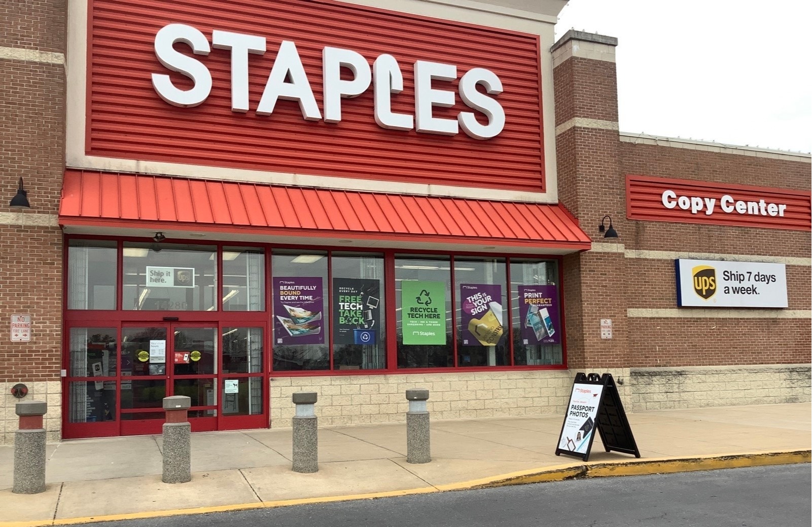 staples business center