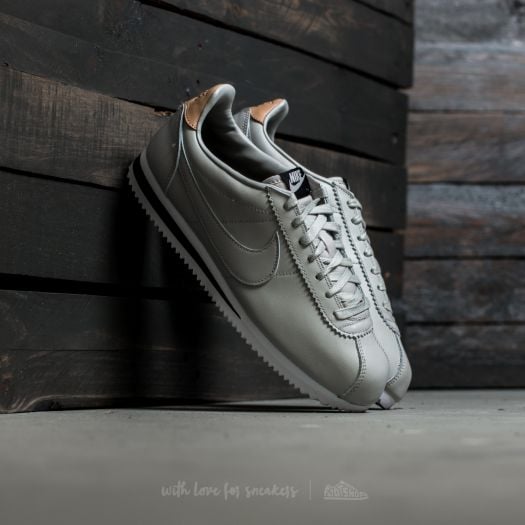 nike cortez gray