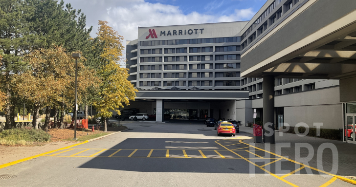 toronto airport hotels with long term parking