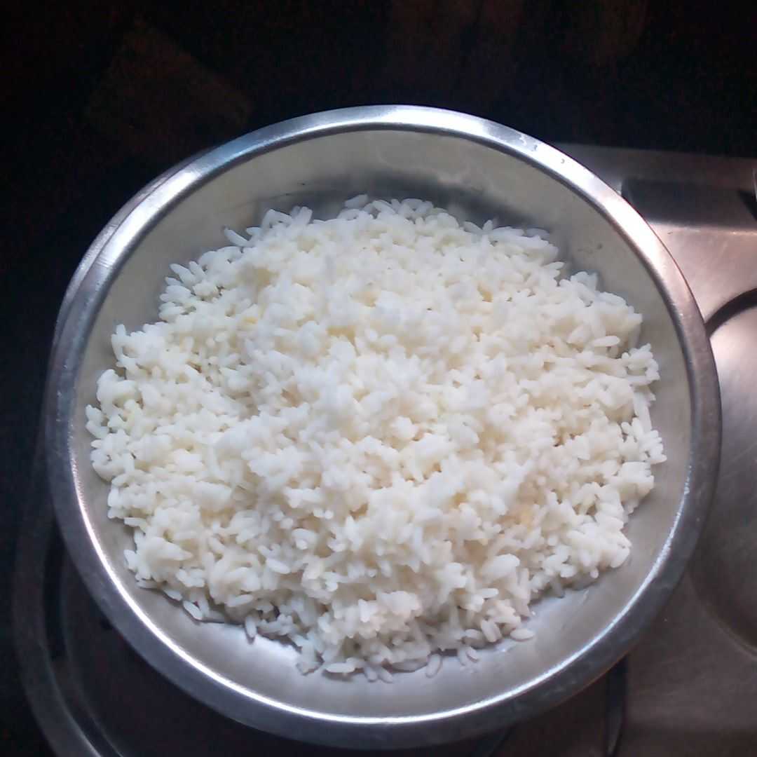 rice calories per 100g
