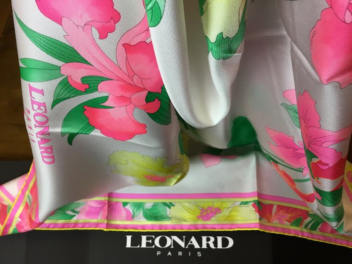 leonard scarf