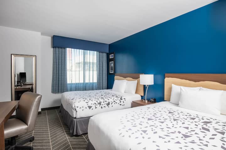 la quinta inn and suites by wyndham long island city