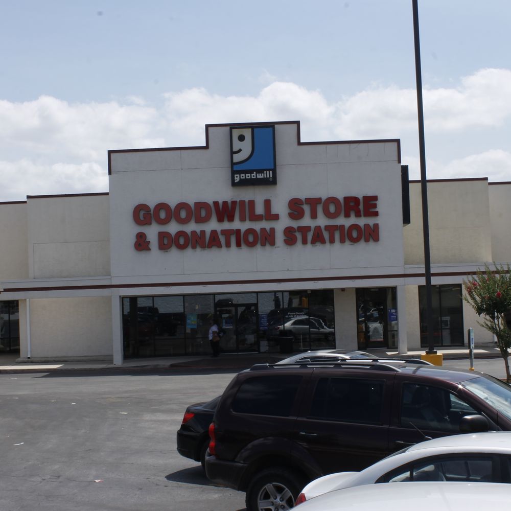 biggest goodwill in san antonio