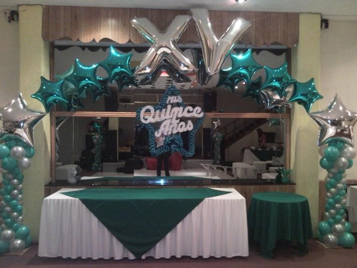 arreglos de xv años con globos