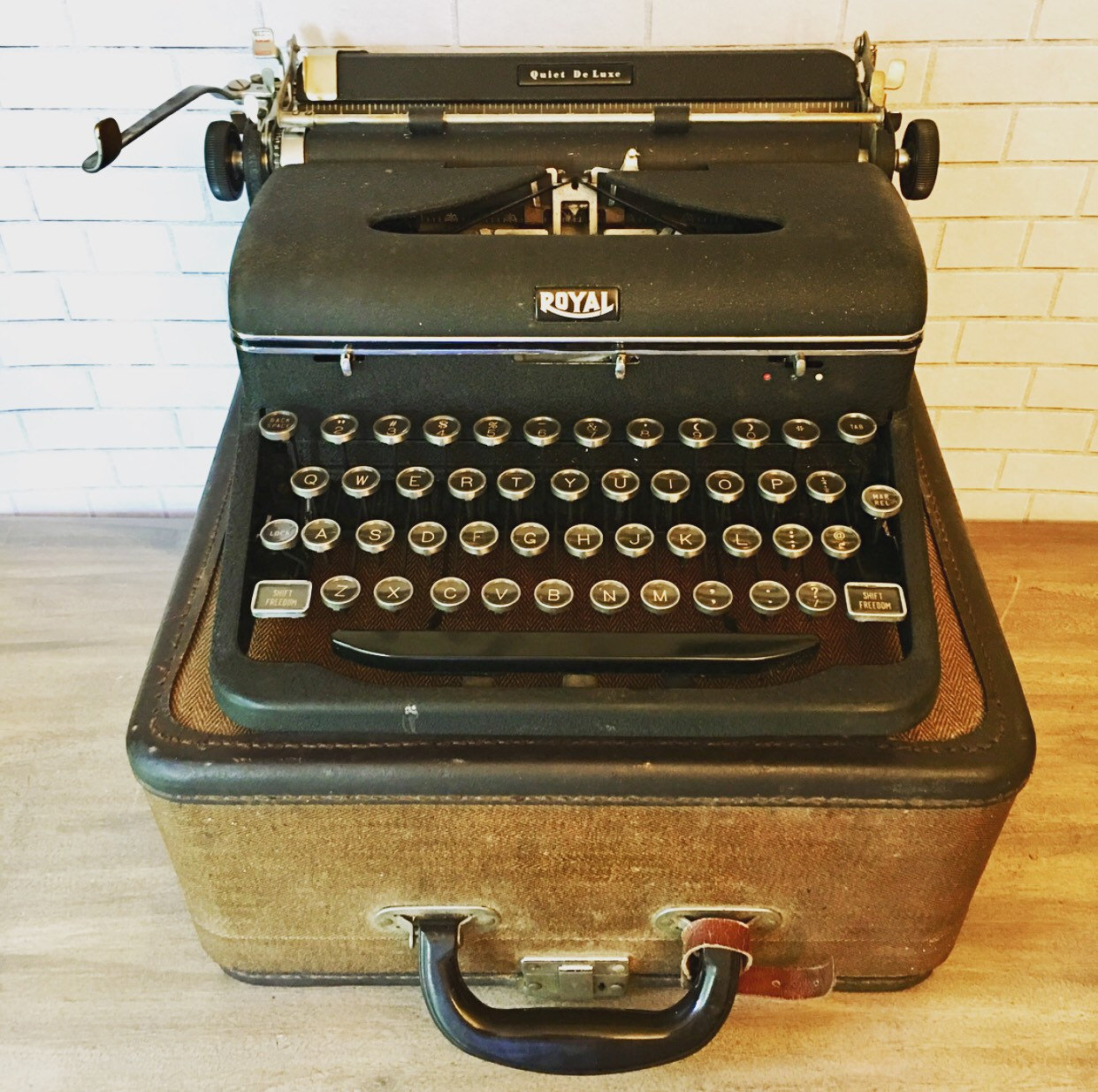 royal typewriter quiet deluxe