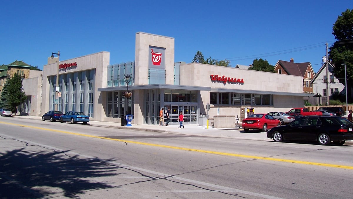 walgreens milwaukee oakland ave