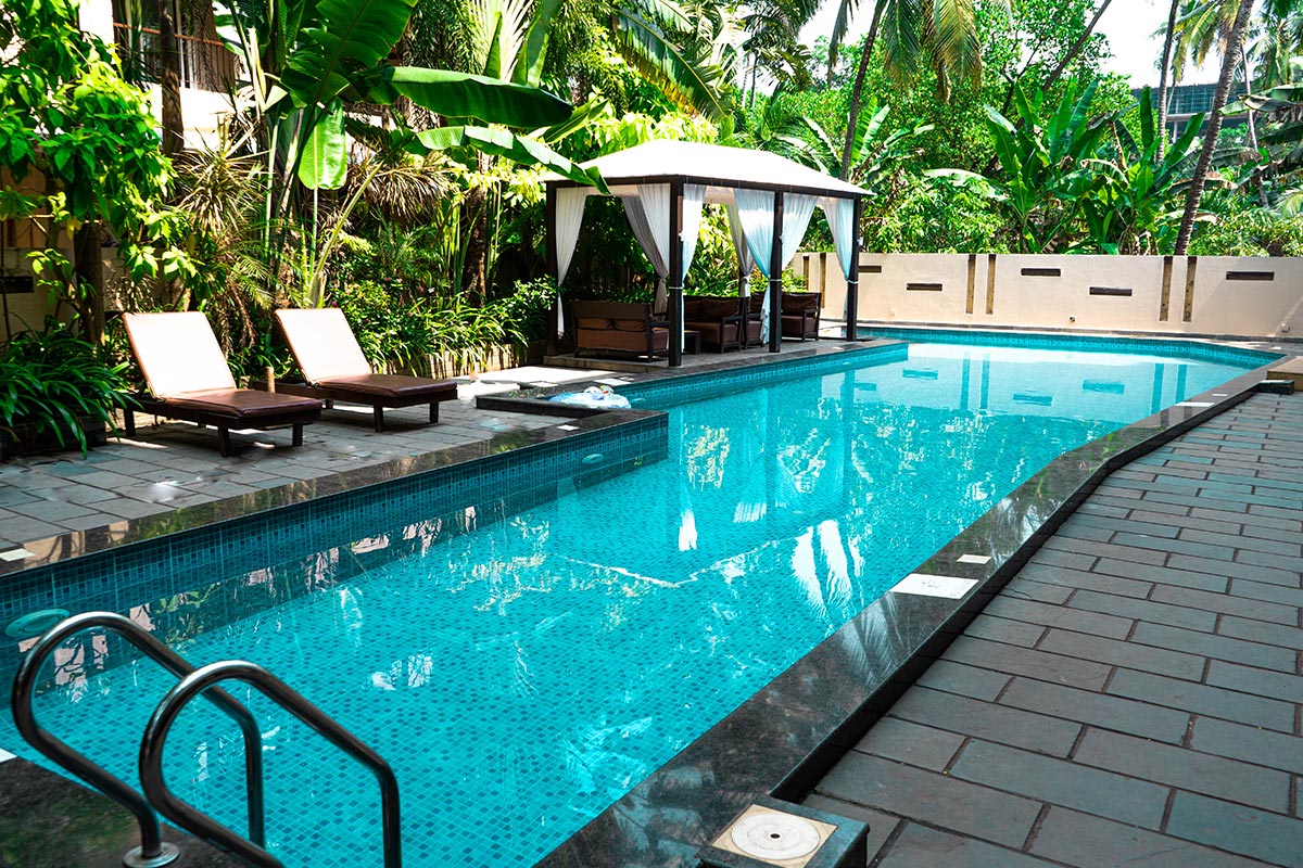 cheap hotels in north goa with swimming pool