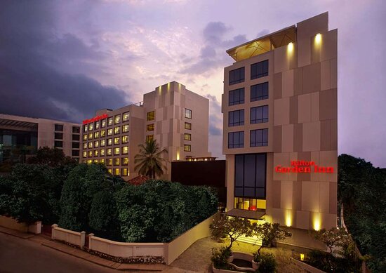 hotels near mall of travancore