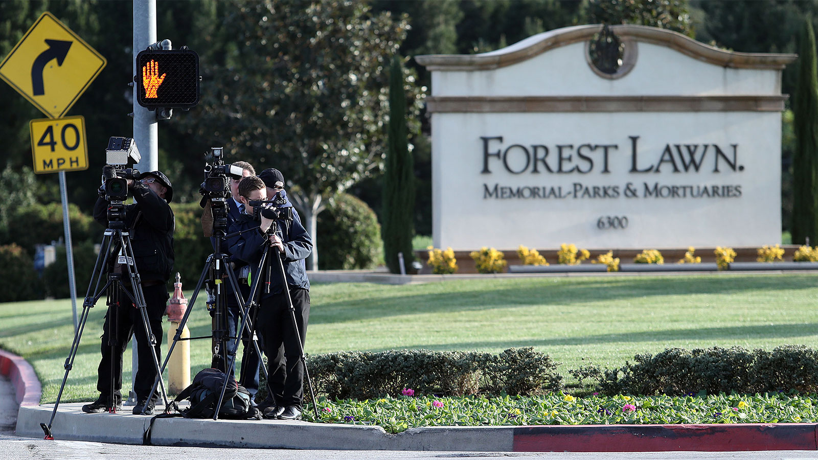 forest lawn mortuary hollywood hills