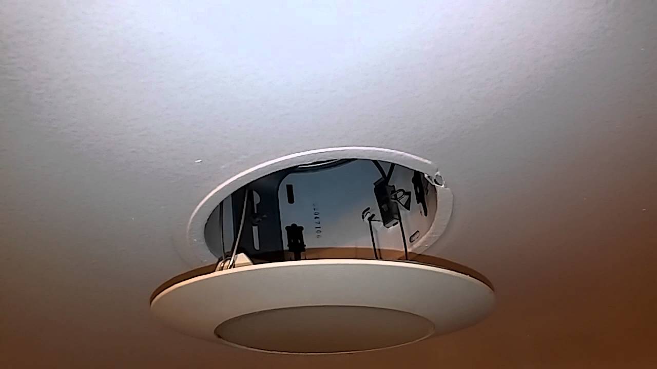 change bulbs in recessed lighting